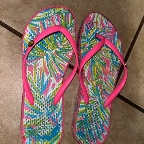 Lilly Pulitzer flip flops size 5/6 - Picture 5 of 7
